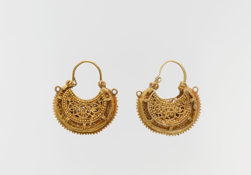 Gold Earrings - A Comprehensive Overview