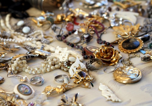 What is the difference between estate and vintage jewelry?